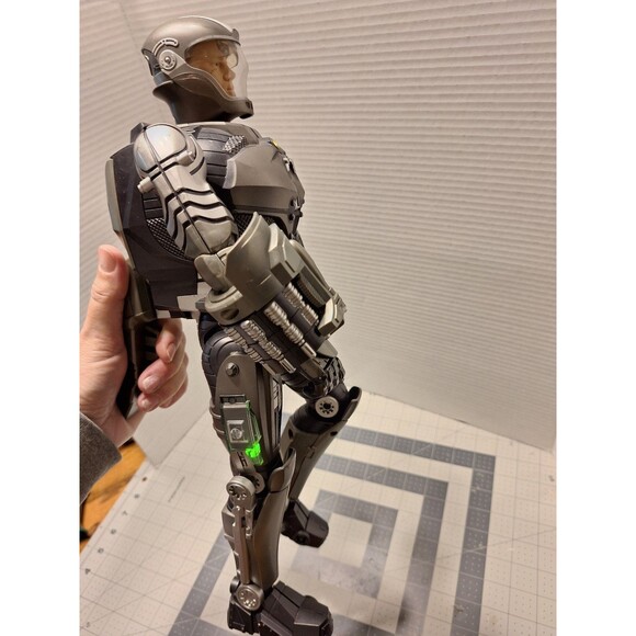 Hasbro GI JOE Rise Of The Cobra Duke Figure In Accelerator Suit Action Figure - Picture 7 of 8